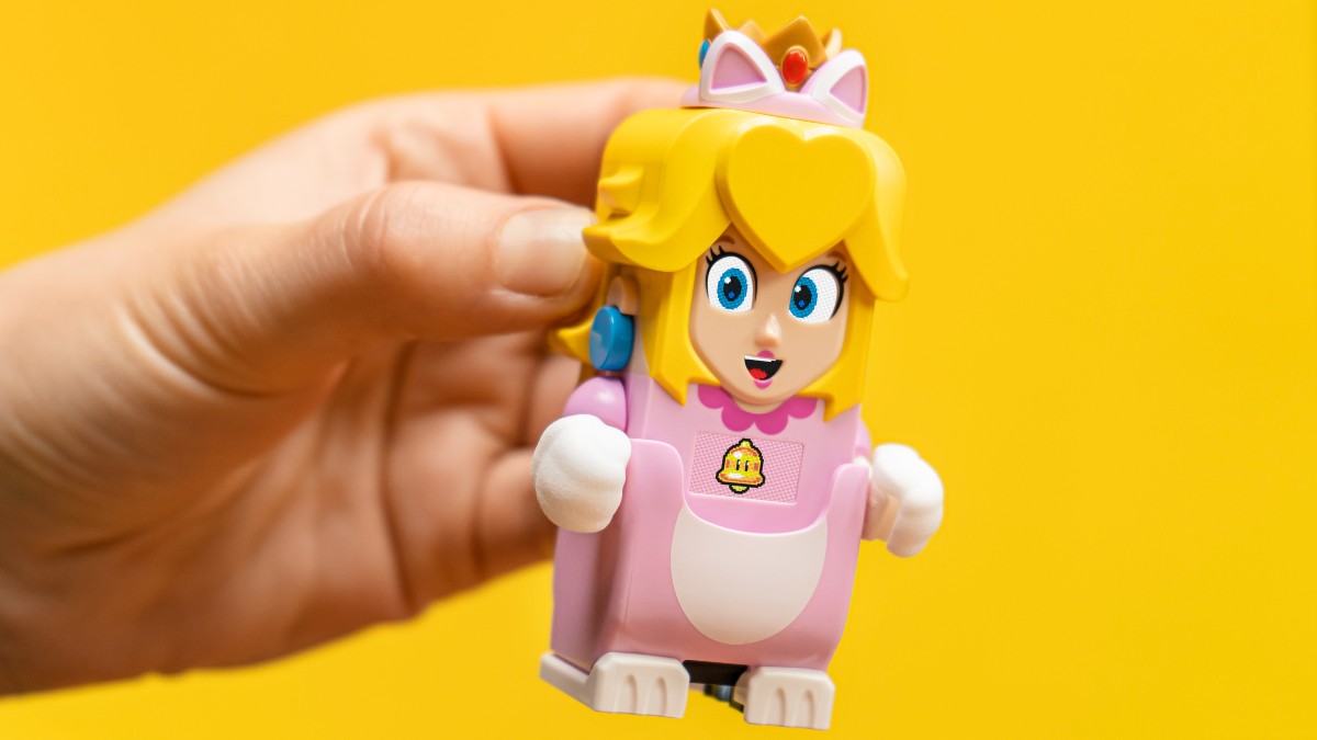 Lego Peach Is Ready For Her Own Adventure