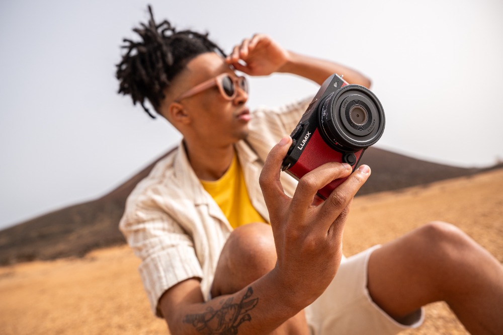 Panasonic Set to Release the Compact and Versatile LUMIX S9