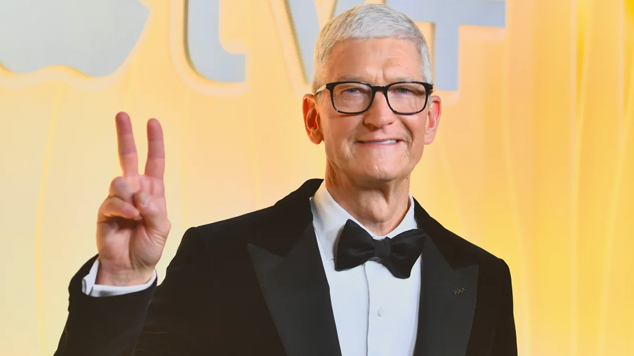 Apple Set for Leadership Shake-Up as Tim Cook Steps Down